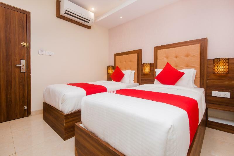 Hotel Oyo 18981 Amber Palace 3*