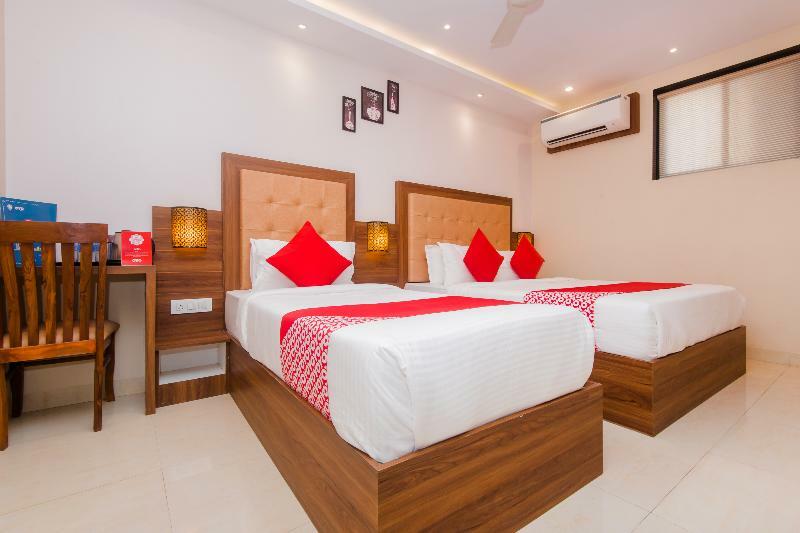 Hotel Oyo 18981 Amber Palace 3*