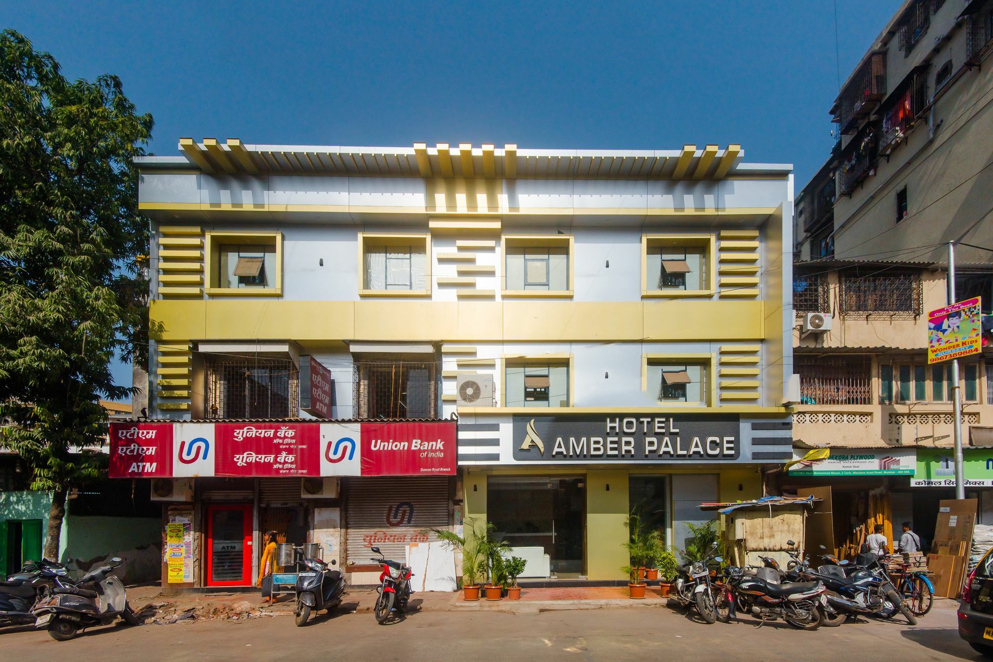 Oyo 18981 Amber Palace Hotel 3*